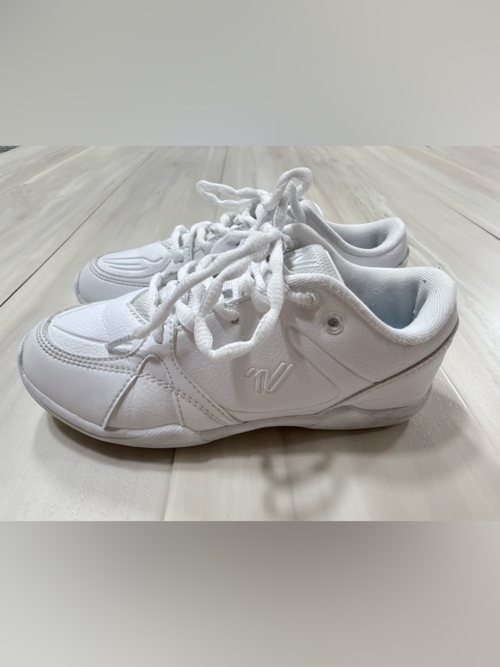 Varsity huddle youth cheer shoes